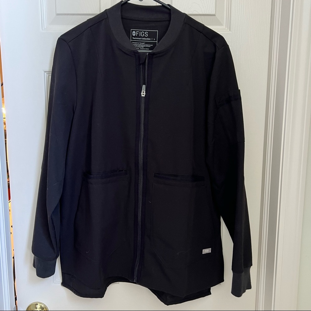 Figs scrub jacket black size large